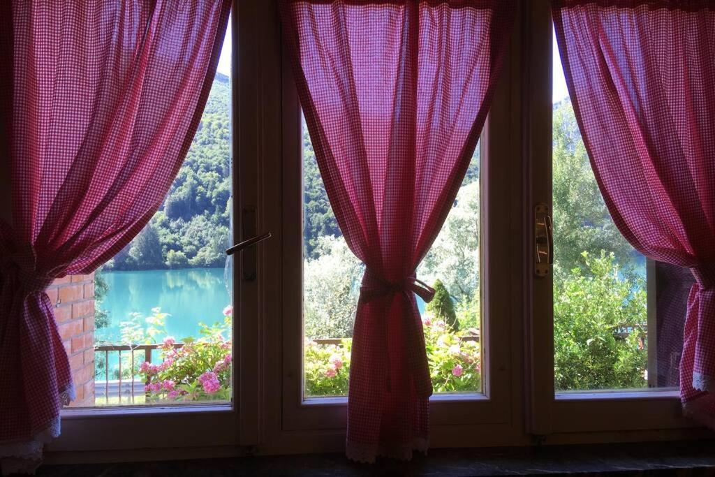 Holiday home Casa A Schiera Fronte Lago Con Giardino *