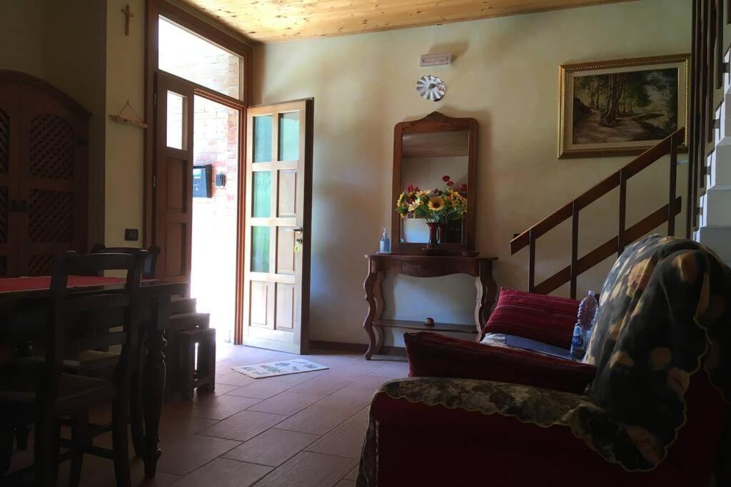 Casa A Schiera Fronte Lago Con Giardino